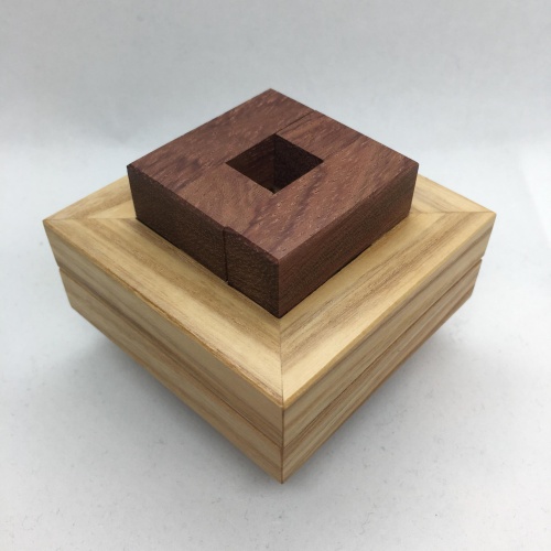 Top / Osanori Yamamoto / Pelikan