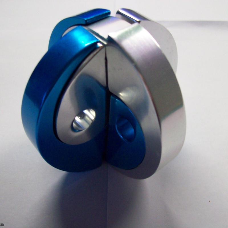 Yin and Yang Puzzle (Exchange Puzzle IPP 24)