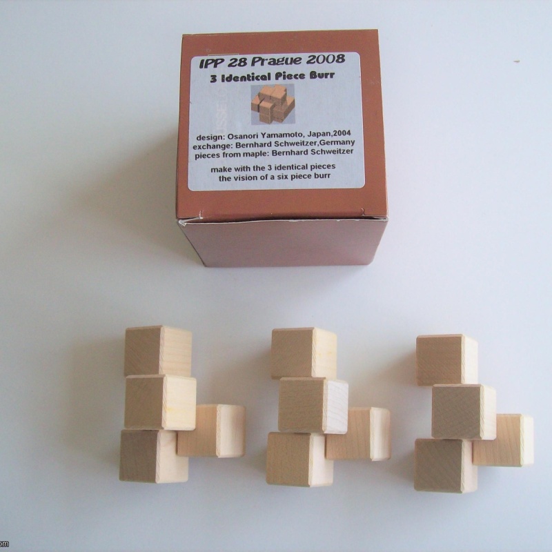 “Three Identical Pieces Burr” (Exchange Puzzle IPP 28)