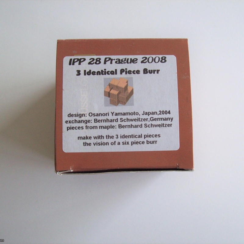“Three Identical Pieces Burr” (Exchange Puzzle IPP 28)