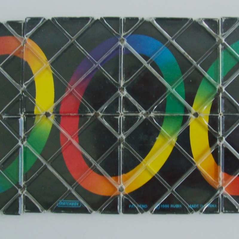 Rubik's Magic: Folding Puzzle