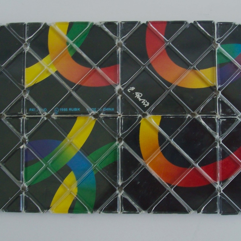 Rubik's Magic: Folding Puzzle