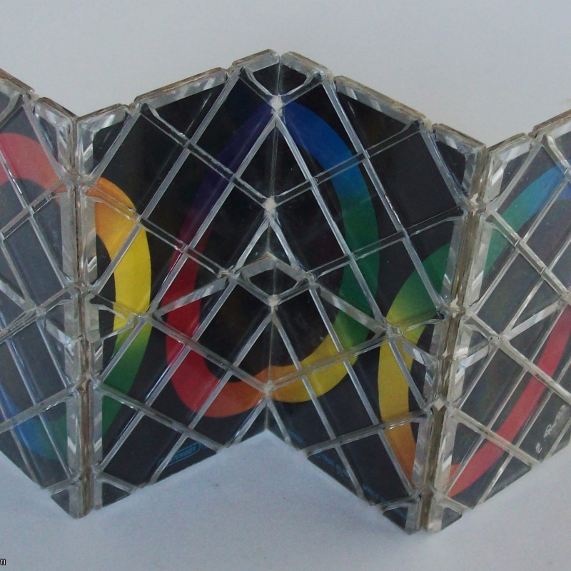 Rubik's Magic: Folding Puzzle