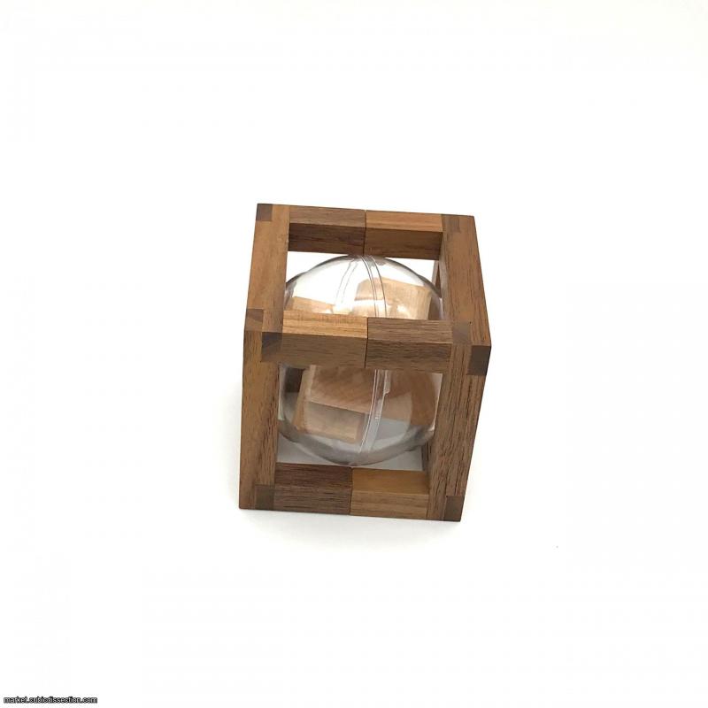 Spherical Packing Puzzle by László Molnár