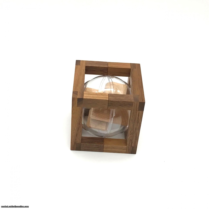 Spherical Packing Puzzle by László Molnár