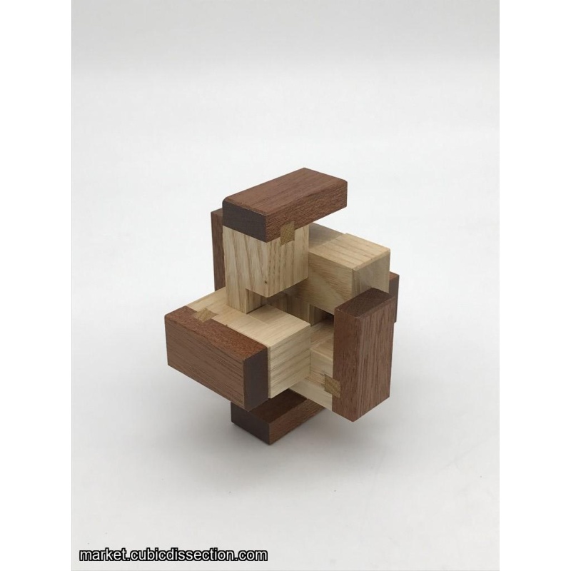 Chinese Knot by Christoph Lohe