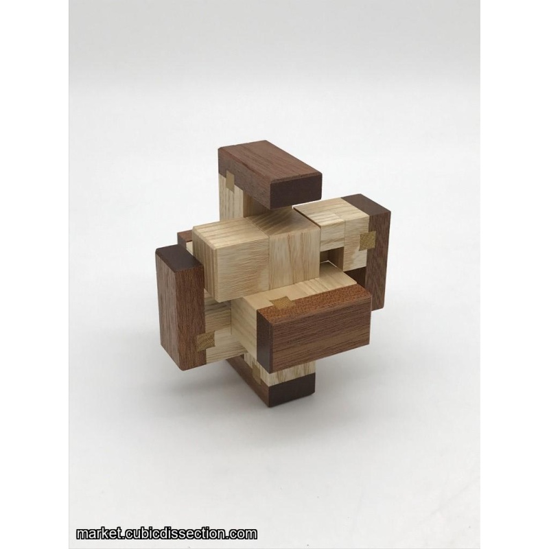 Chinese Knot by Christoph Lohe