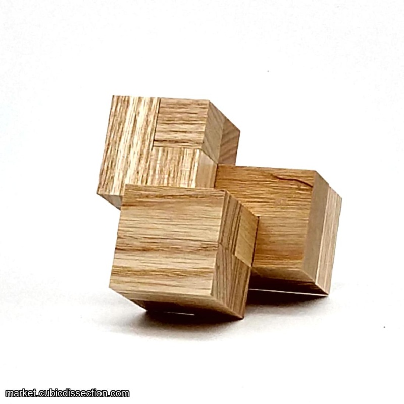 Impossible Triangle of Three Cubes by Andrey Ustjuzhanin (3)