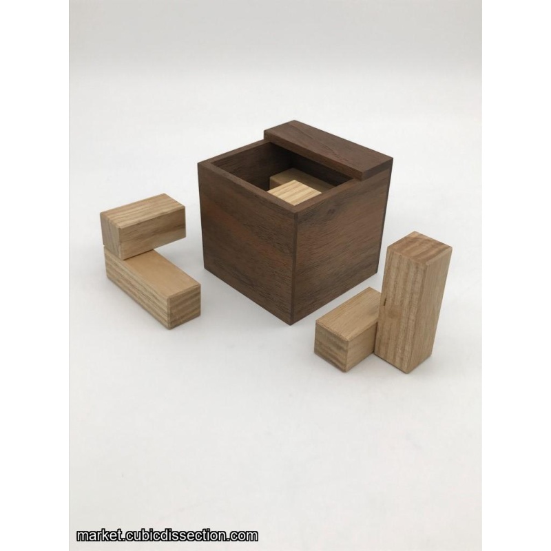 Quattro Cube by Peter Gal