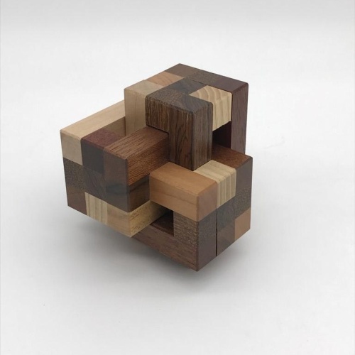 Rough Night Burr by Kouki Kusumi, Mineyuki Uyematsu unique woods