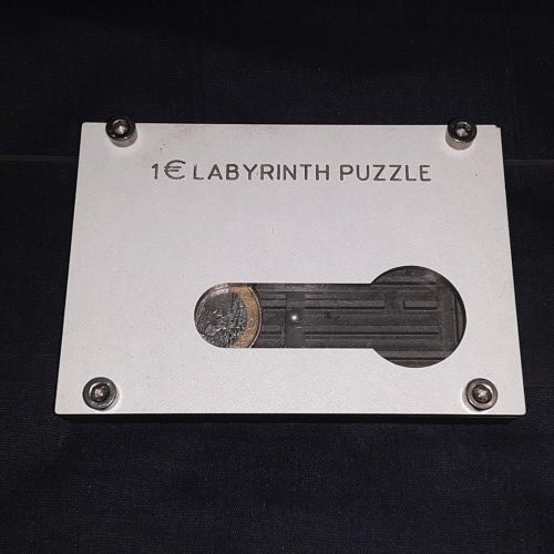 1 Euro Labyrinth Puzzle