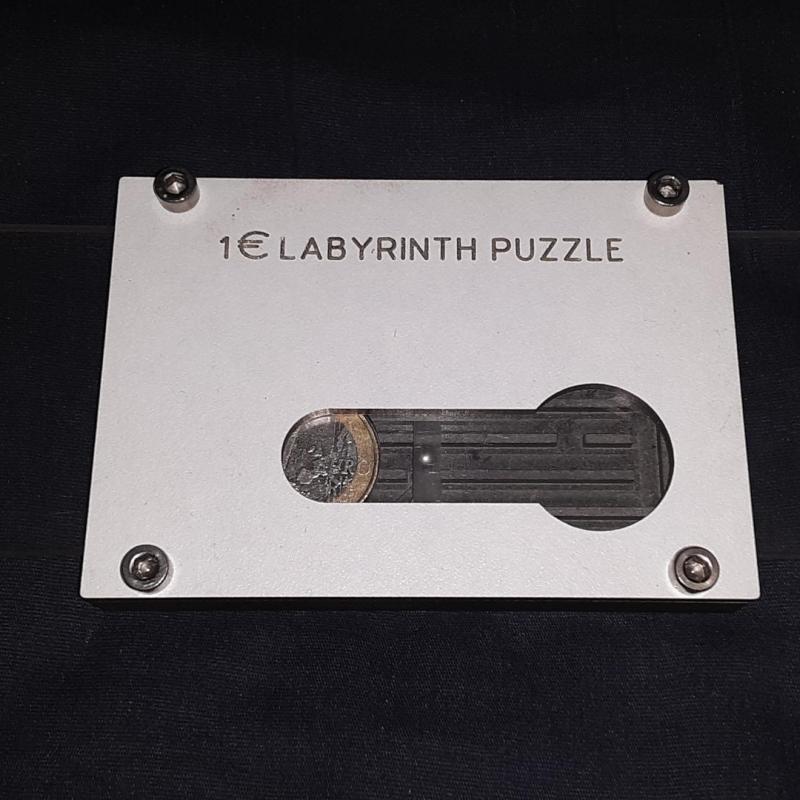 1 Euro Labyrinth Puzzle