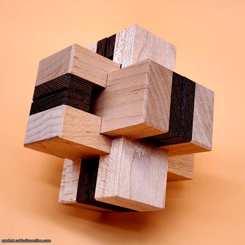 Loopy Burr by Junichi Yananose and Eric Fuller