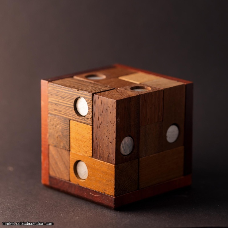 Metallwürfel by J.C.Constantin