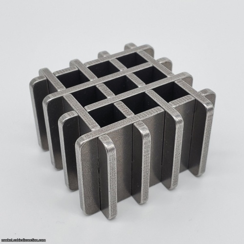 L(eight)tice-2 by Jerry Loo