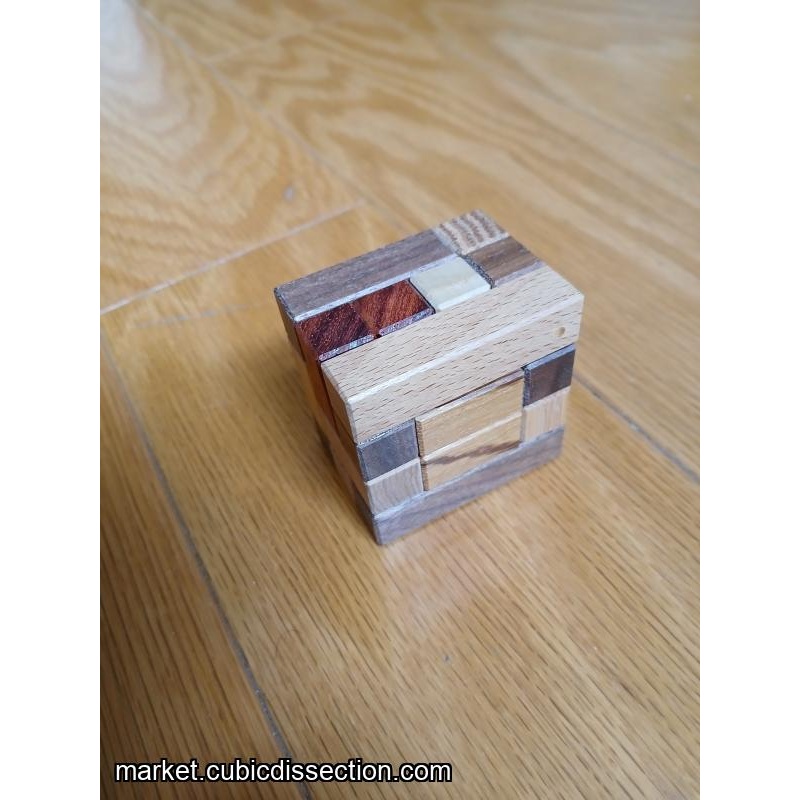 Dessert TIC - Macaroon by Laszlo Molnar