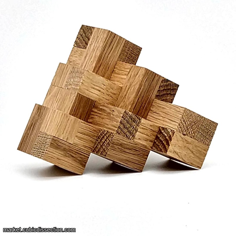 Impossible Triangle of Six Cubes by Andrey Ustjuzhanin