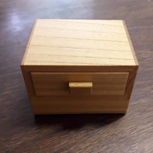 Line Symmetric Traps