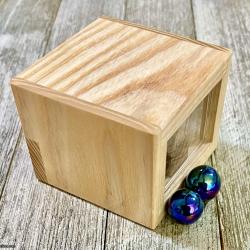 Box w/ 2 Balls by Christoph Lohe