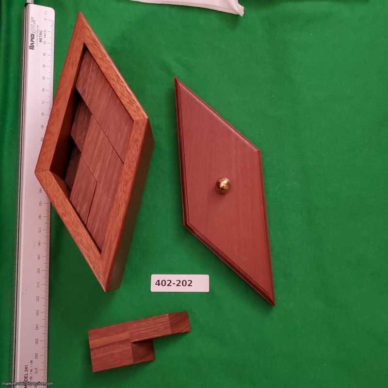 Shear Cube (YH-111) by Trevor Wood [402-202]