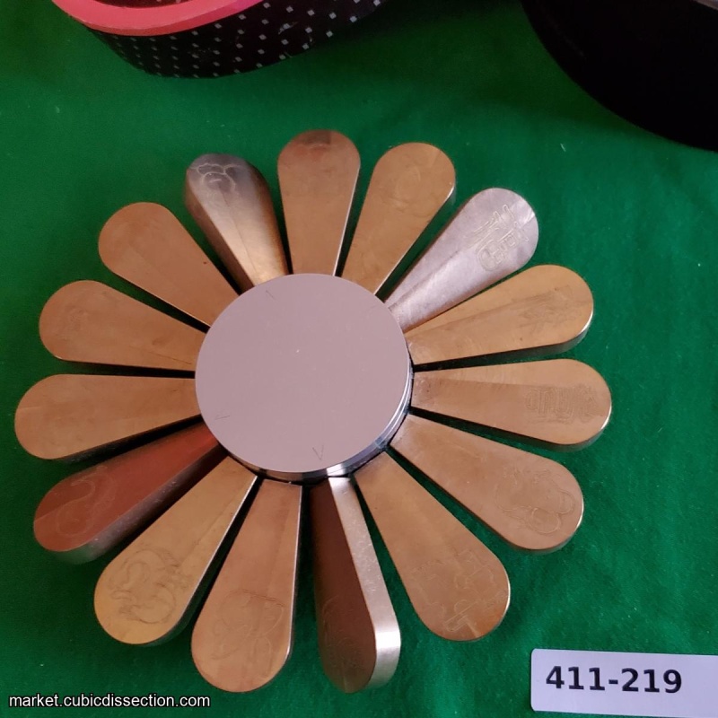 JUGO 15 Petal Flower by Wil Strijbos [411-219]