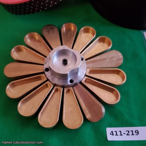 JUGO 15 Petal Flower by Wil Strijbos [411-219]