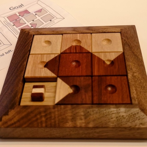 Juno's Arrow (Sliding Block Puzzle) - Pluredro