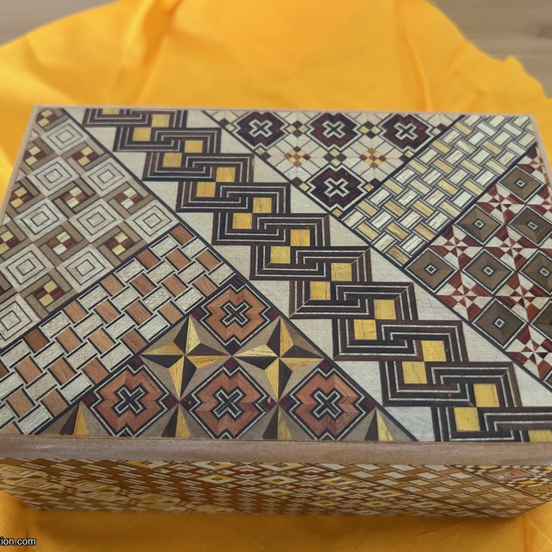 6-sun 54 move yosegi puzzle box by Yoshio Okiyama