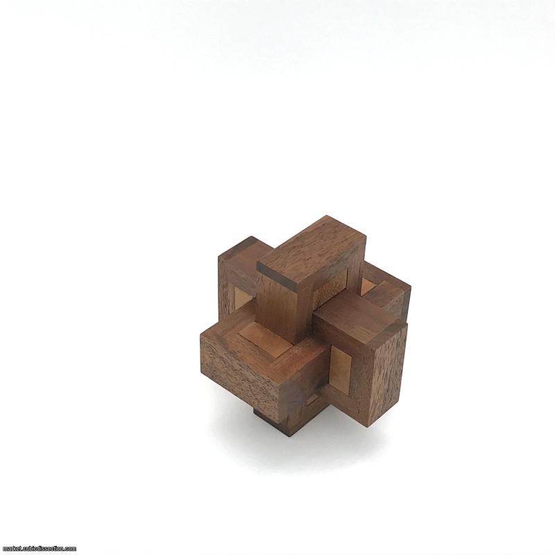 Capsula Burr by Yavuz Demirhan