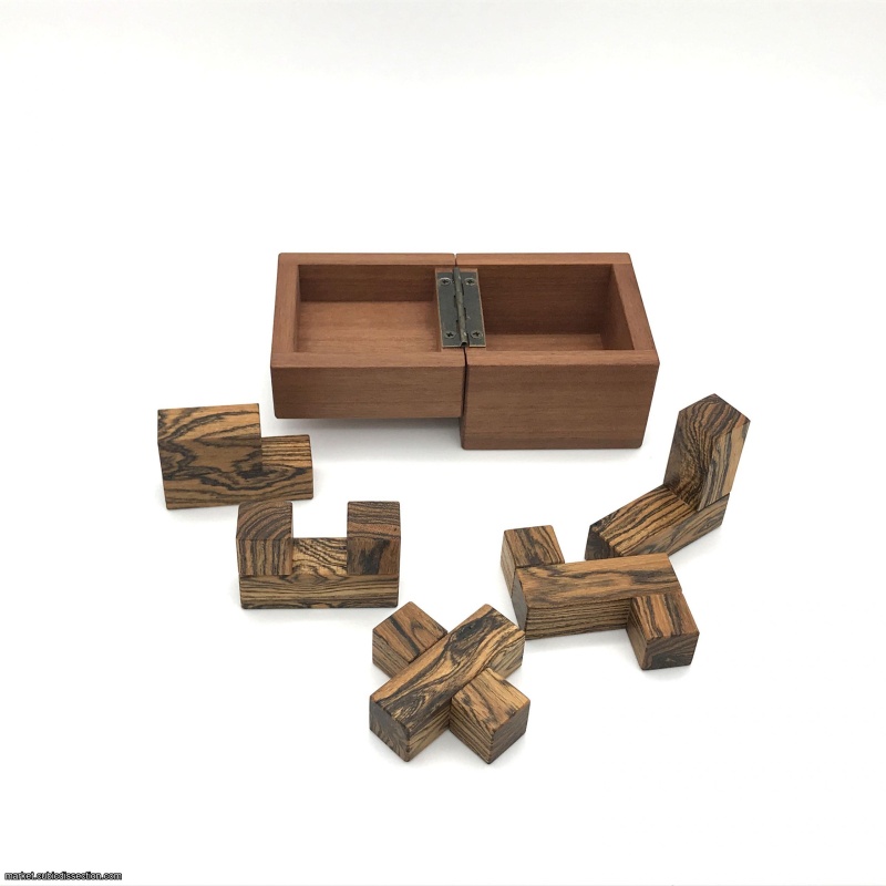 Penta In Box by Hajime Katsumoto