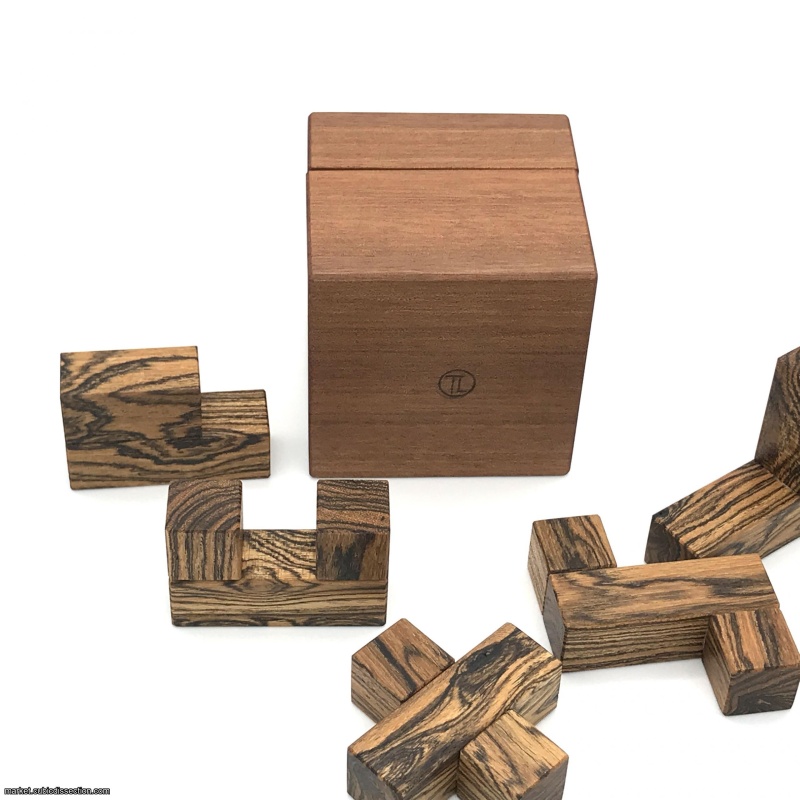 Penta In Box by Hajime Katsumoto