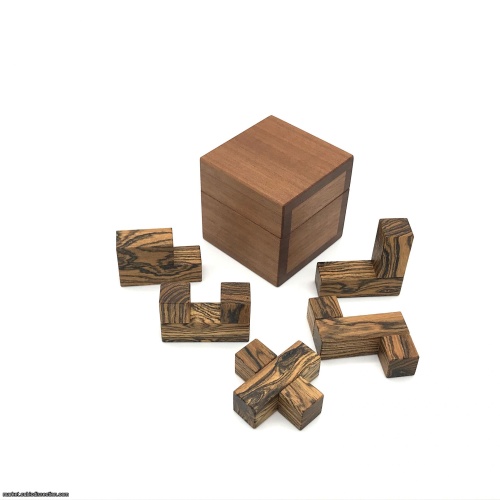 Penta In Box by Hajime Katsumoto