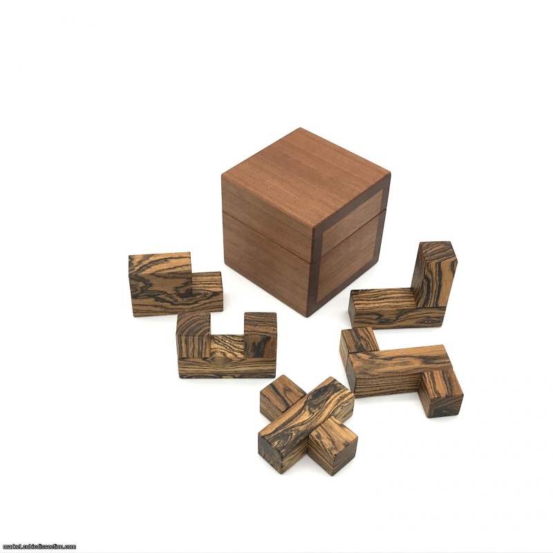 Penta In Box by Hajime Katsumoto