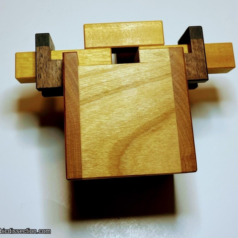 Mouse Hole Pelikan