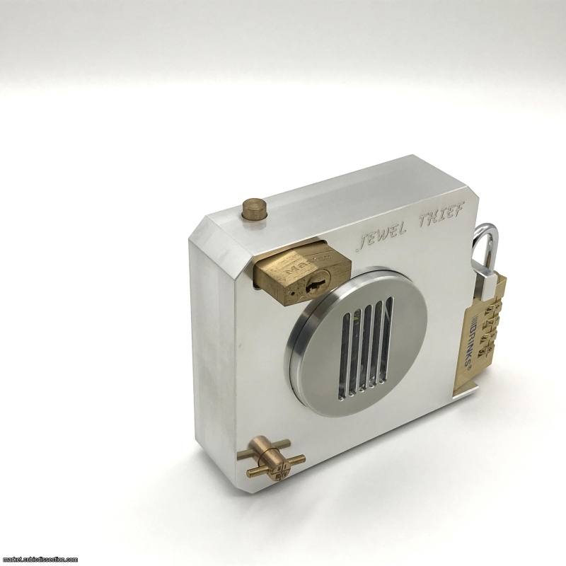 Jewel Thief by Jon Keegan