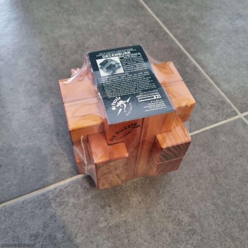 Decemburr by Mr Puzzle