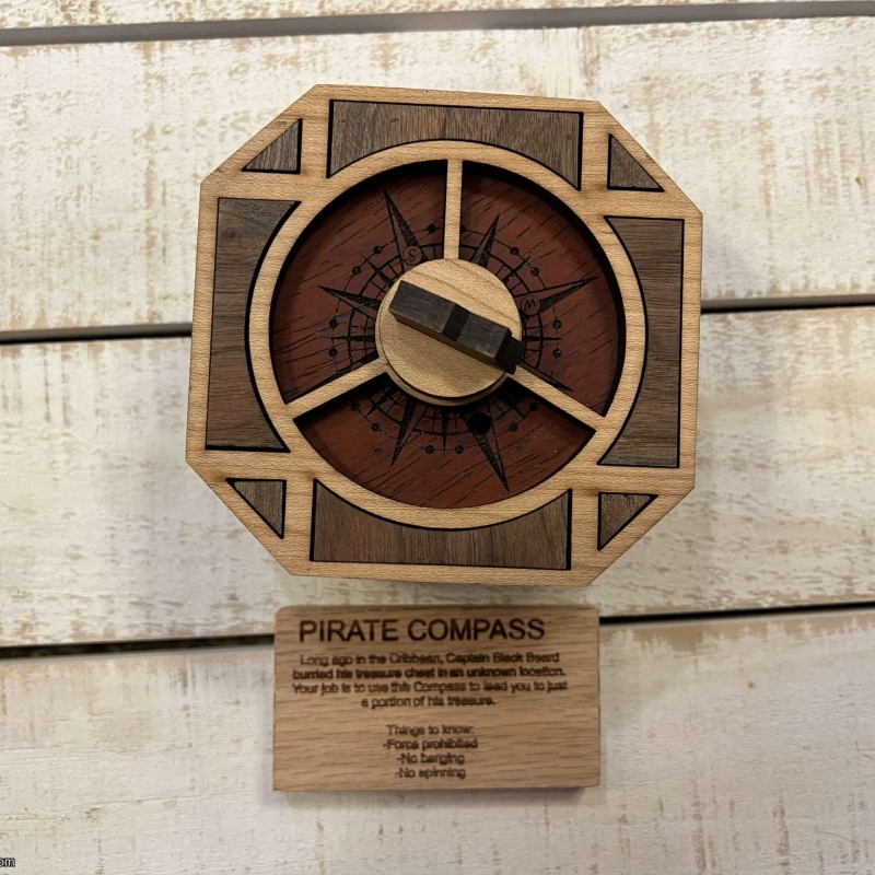 Pirates Compass - LE #01