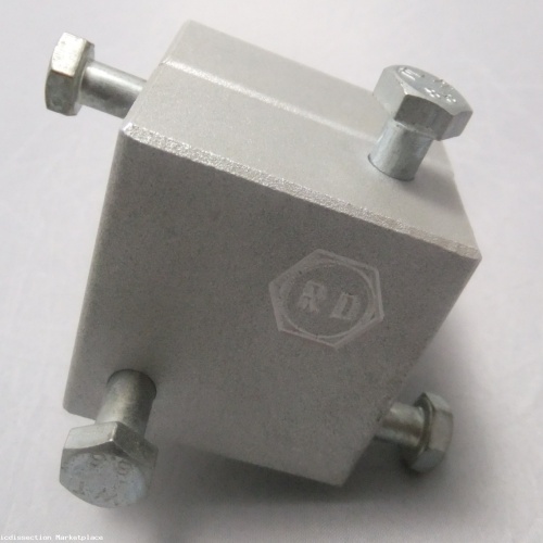 Schraubenwuerful / Screw Cube by ROGER