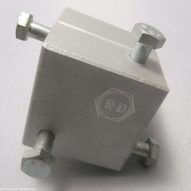 Schraubenwuerful / Screw Cube by ROGER