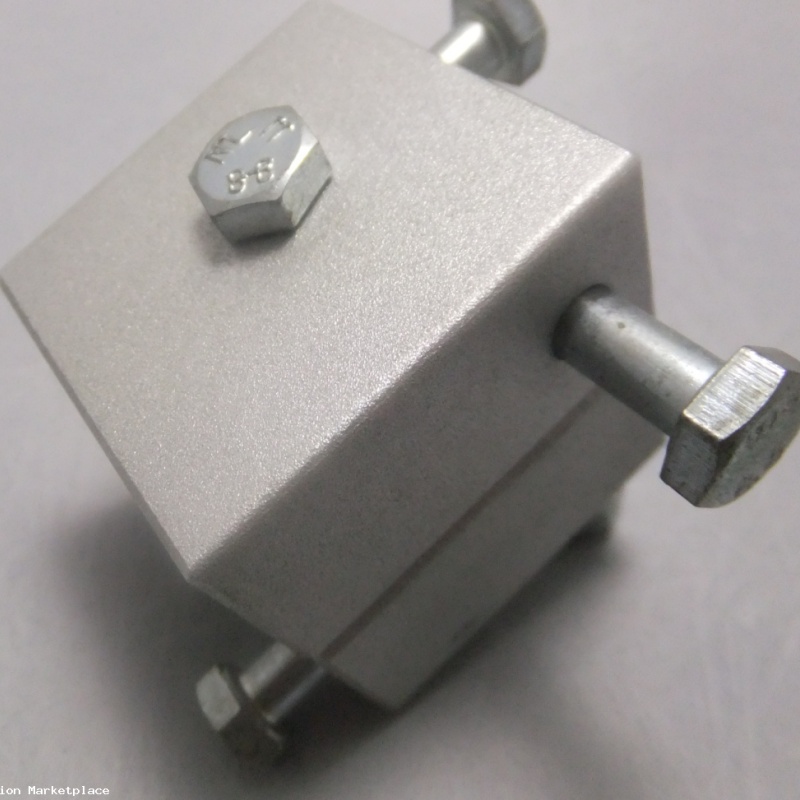 Schraubenwuerful / Screw Cube by ROGER