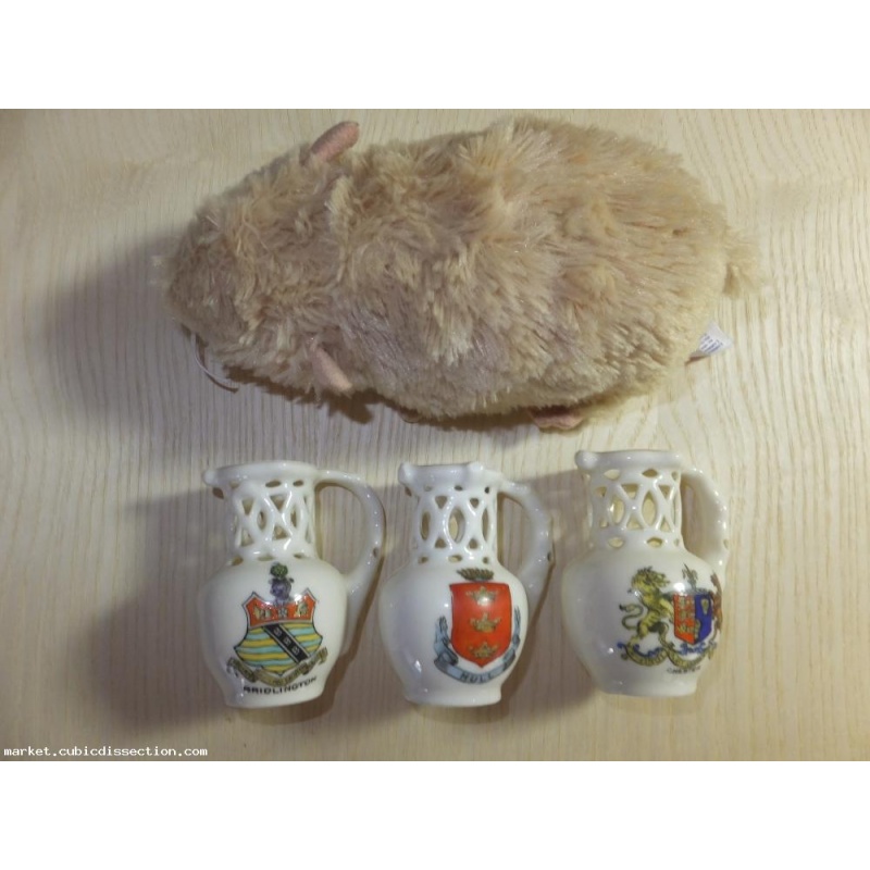 3 Crested Puzzle Jugs, Chester, Bridlington and Hull  (Lot 3 of 4)