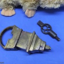 Trick Padlock #26 : Classic design but only one key