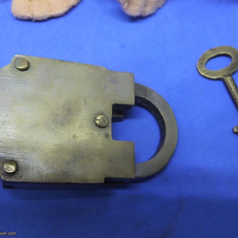 Trick Padlock #28 : "STANDARD BEST QUALITY"