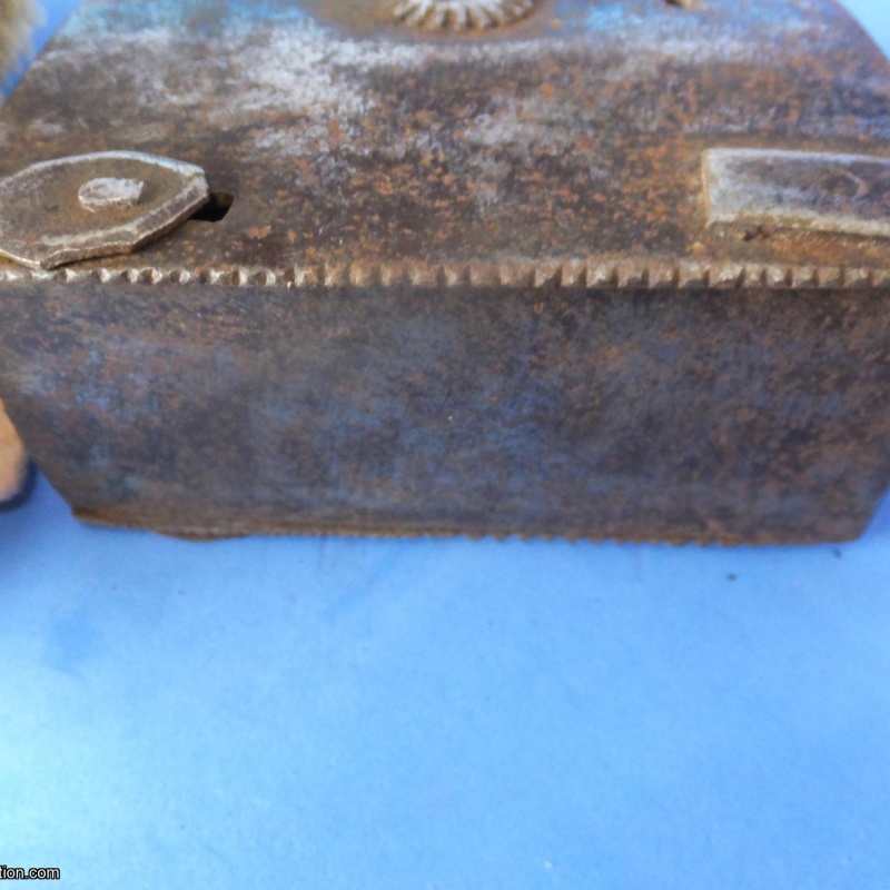 Trick Padlock #5 "No text markings"