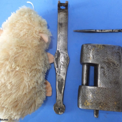 Trick Padlock #6 "No text markings"