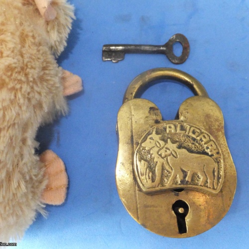 Trick Padlock #21 "Aligarh"   Cow and Bull