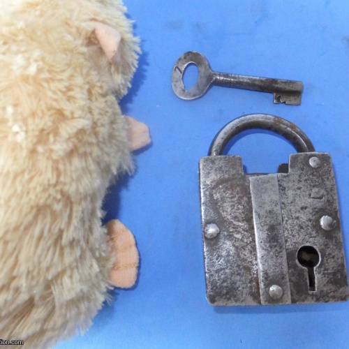 Trick Padlock #23 No text,