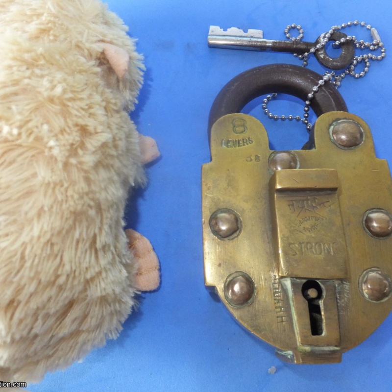 Trick Padlock #26 "Strong Guaranteed Aligarh 8 Levers"