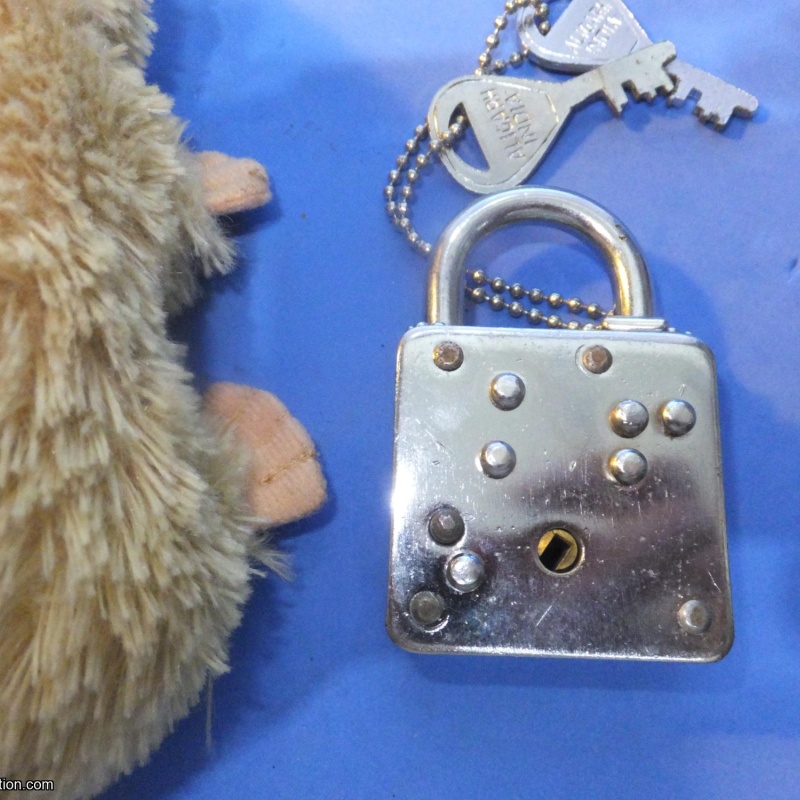 Trick Padlock #33  "Reshma 8 Purze Super R"