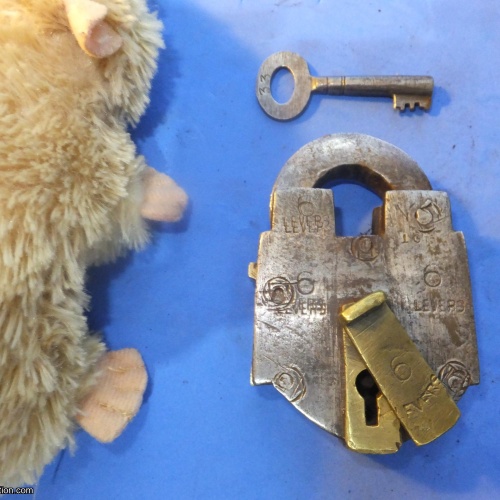 Trick Padlock #36  "6 Levers 6 Levers 6 Levers"